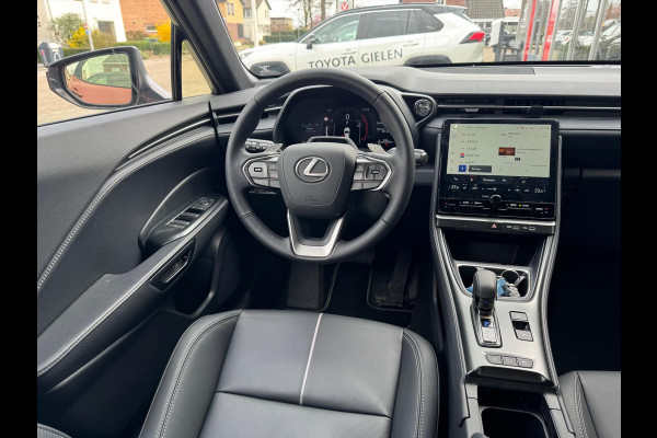 Lexus LBX 1.5 Hybrid Relax Tech Pack | Geheugenfunctie, Leer, Dodehoekherkenning, 18 inch, Elektrische achterklep, Stoel + Stuurverwarming