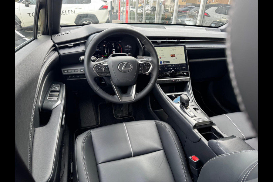 Lexus LBX 1.5 Hybrid Relax Tech Pack | Geheugenfunctie, Leer, Dodehoekherkenning, 18 inch, Elektrische achterklep, Stoel + Stuurverwarming