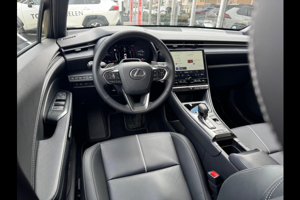 Lexus LBX 1.5 Hybrid Relax Tech Pack | Geheugenfunctie, Leer, Dodehoekherkenning, 18 inch, Elektrische achterklep, Stoel + Stuurverwarming
