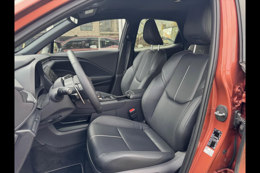 Lexus LBX 1.5 Hybrid Relax Tech Pack | Geheugenfunctie, Leer, Dodehoekherkenning, 18 inch, Elektrische achterklep, Stoel + Stuurverwarming