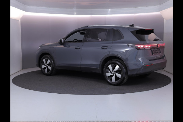Volkswagen Tiguan 1.5 eHybrid Life Edition 204 pk Automaat (DSG) | Verlengde garantie | Navigatie | Parkeersensoren (Park assist) | Achteruitrijcamera | Stoelverwarming |