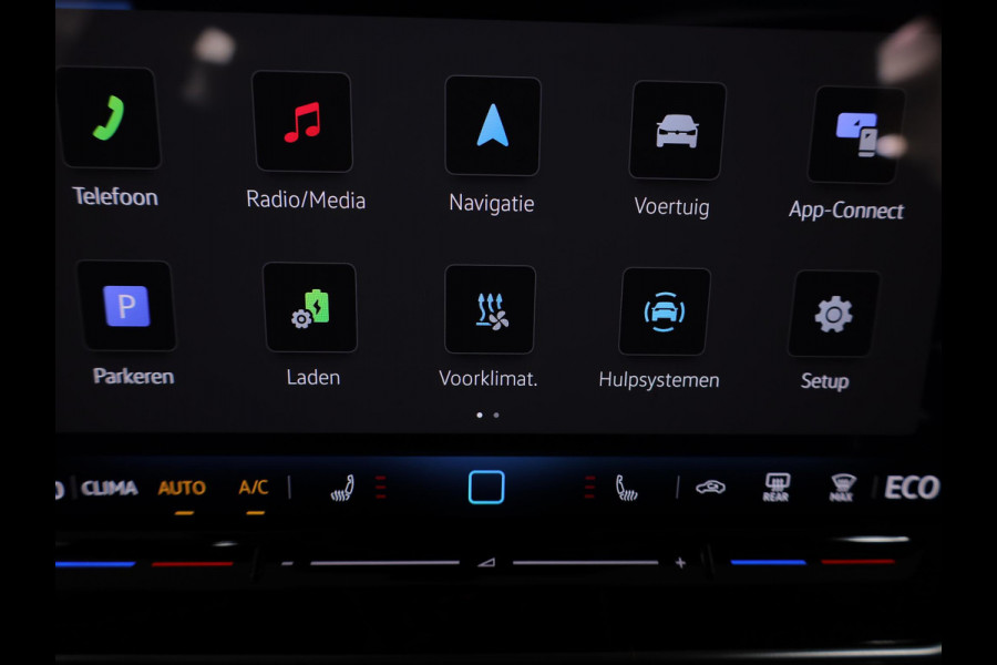 Volkswagen Tiguan 1.5 eHybrid Life Edition 204 pk Automaat (DSG) | Verlengde garantie | Navigatie | Parkeersensoren (Park assist) | Achteruitrijcamera | Stoelverwarming |