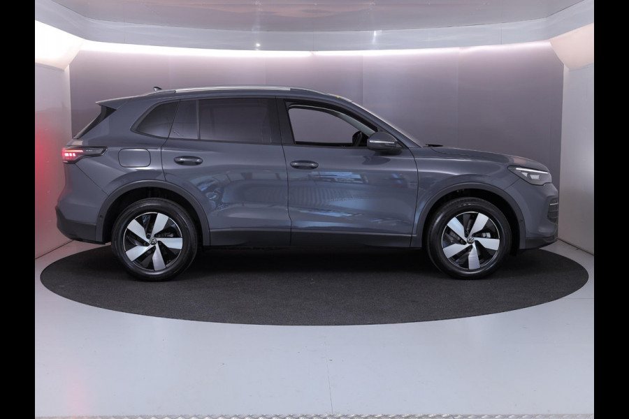 Volkswagen Tiguan 1.5 eHybrid Life Edition 204 pk Automaat (DSG) | Verlengde garantie | Navigatie | Parkeersensoren (Park assist) | Achteruitrijcamera | Stoelverwarming |