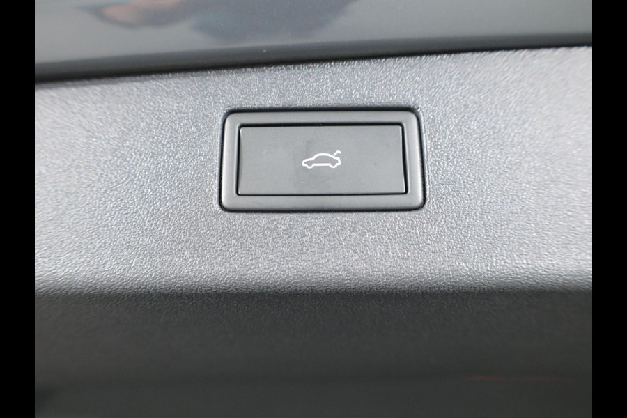 Volkswagen Tiguan 1.5 eHybrid Life Edition 204 pk Automaat (DSG) | Verlengde garantie | Navigatie | Parkeersensoren (Park assist) | Achteruitrijcamera | Stoelverwarming |