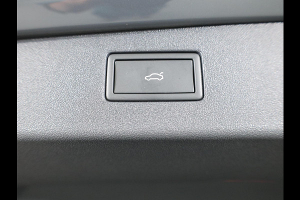 Volkswagen Tiguan 1.5 eHybrid Life Edition 204 pk Automaat (DSG) | Verlengde garantie | Navigatie | Parkeersensoren (Park assist) | Achteruitrijcamera | Stoelverwarming |