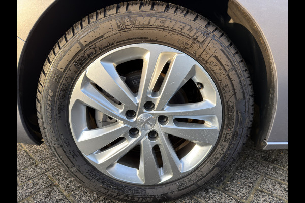 Opel Vivaro-e DC 75 kWh (Stoelverwarming - 2x Schuifdeuren - Keyless Entry - Laadruimte betimmering - Automatische Airco - Navigatie - Parkeer