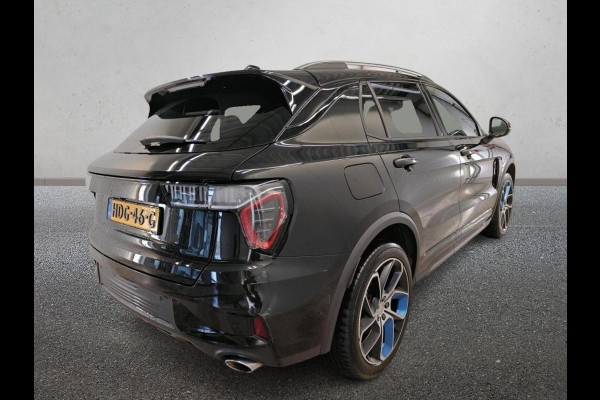 Lynk & Co 01 1.5 192KW PHEV Panoramadak Navigatie Apple Carplay/ Android Auto Camera Parkeersensoren Adaptive Cruise Control Memory stoelen verwarmbaar Full Led Climate Control Lichtmetalen velgen