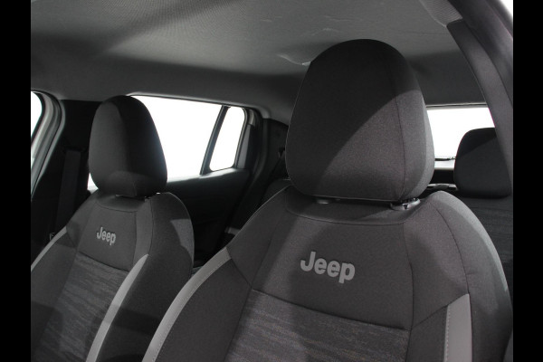 Jeep Avenger Longitude 54 kWh Automaat | Navigatie | Apple Carplay/ Android Auto | Parkeersensor achter | Cruise Control | Stoelverwarming | Full LED | Virtual Cockpit | Climate Control