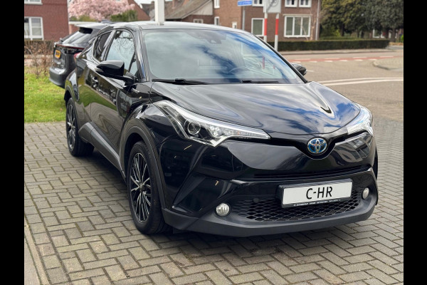 Toyota C-HR 1.8 Hybrid 122pk CVT Dynamic | Navigatie, Adaptive Cruise, Stoelverwarming, Lm-velgen