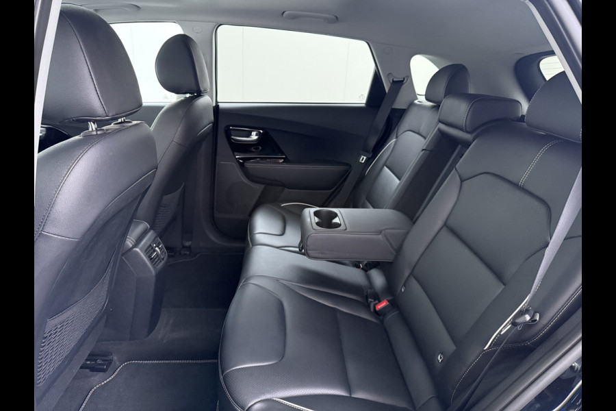 Kia e-Niro ExecutiveLine 64kWh 3-Fase SOH 100% Schuif-Kanteldak Leder Warmtepomp Elek.Stoel+Memory JBL®-Audio Pdc Navi Ecc Camera Apple Car Stoelverwarming+Koeling Stuurverwarming Lmv Privacy Glas DAB Vess Lane Assist Blind Spot 1E Eigenaar Dealeronderhouden Origineel Nederlandse Auto
