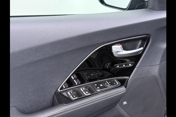 Kia e-Niro ExecutiveLine 64kWh 3-Fase SOH 100% Schuif-Kanteldak Leder Warmtepomp Elek.Stoel+Memory JBL®-Audio Pdc Navi Ecc Camera Apple Car Stoelverwarming+Koeling Stuurverwarming Lmv Privacy Glas DAB Vess Lane Assist Blind Spot 1E Eigenaar Dealeronderhouden Origineel Nederlandse Auto