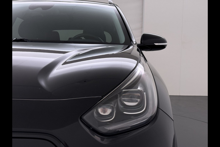 Kia e-Niro ExecutiveLine 64kWh 3-Fase SOH 100% Schuif-Kanteldak Leder Warmtepomp Elek.Stoel+Memory JBL®-Audio Pdc Navi Ecc Camera Apple Car Stoelverwarming+Koeling Stuurverwarming Lmv Privacy Glas DAB Vess Lane Assist Blind Spot 1E Eigenaar Dealeronderhouden Origineel Nederlandse Auto