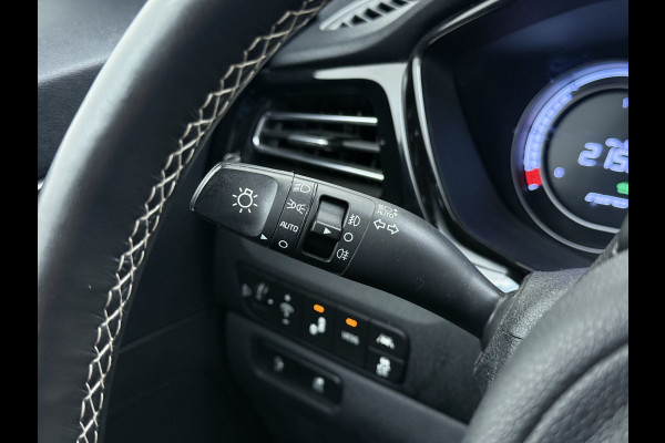 Kia e-Niro ExecutiveLine 64kWh 3-Fase SOH 100% Schuif-Kanteldak Leder Warmtepomp Elek.Stoel+Memory JBL®-Audio Pdc Navi Ecc Camera Apple Car Stoelverwarming+Koeling Stuurverwarming Lmv Privacy Glas DAB Vess Lane Assist Blind Spot 1E Eigenaar Dealeronderhouden Origineel Nederlandse Auto