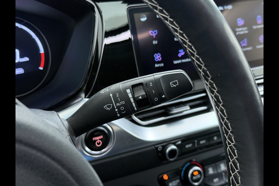 Kia e-Niro ExecutiveLine 64kWh 3-Fase SOH 100% Schuif-Kanteldak Leder Warmtepomp Elek.Stoel+Memory JBL®-Audio Pdc Navi Ecc Camera Apple Car Stoelverwarming+Koeling Stuurverwarming Lmv Privacy Glas DAB Vess Lane Assist Blind Spot 1E Eigenaar Dealeronderhouden Origineel Nederlandse Auto