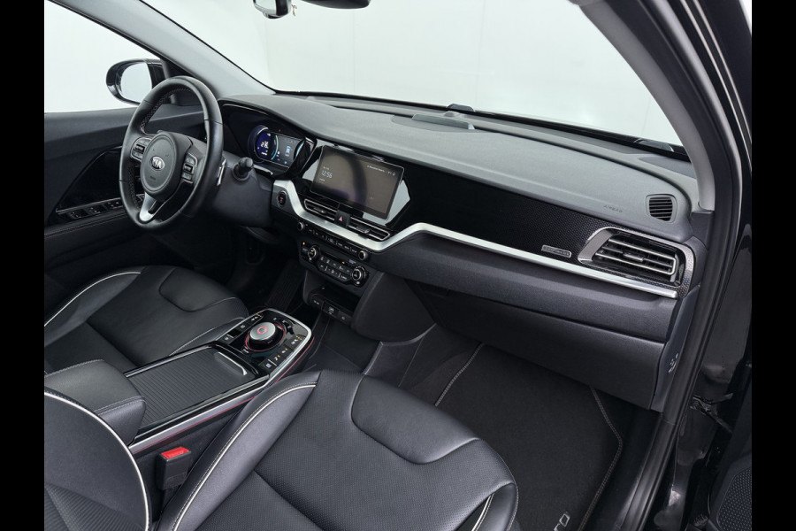 Kia e-Niro ExecutiveLine 64kWh 3-Fase SOH 100% Schuif-Kanteldak Leder Warmtepomp Elek.Stoel+Memory JBL®-Audio Pdc Navi Ecc Camera Apple Car Stoelverwarming+Koeling Stuurverwarming Lmv Privacy Glas DAB Vess Lane Assist Blind Spot 1E Eigenaar Dealeronderhouden Origineel Nederlandse Auto