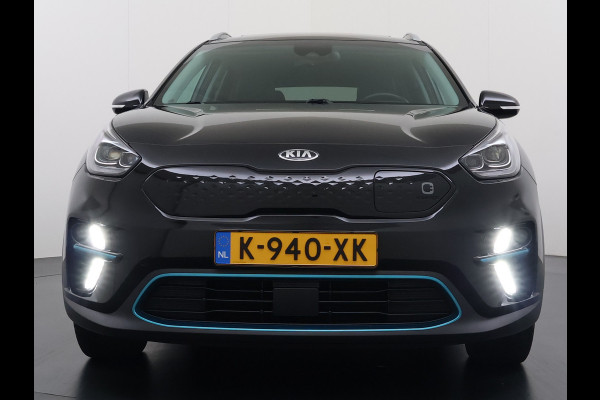 Kia e-Niro ExecutiveLine 64kWh 3-Fase SOH 100% Schuif-Kanteldak Leder Warmtepomp Elek.Stoel+Memory JBL®-Audio Pdc Navi Ecc Camera Apple Car Stoelverwarming+Koeling Stuurverwarming Lmv Privacy Glas DAB Vess Lane Assist Blind Spot 1E Eigenaar Dealeronderhouden Origineel Nederlandse Auto