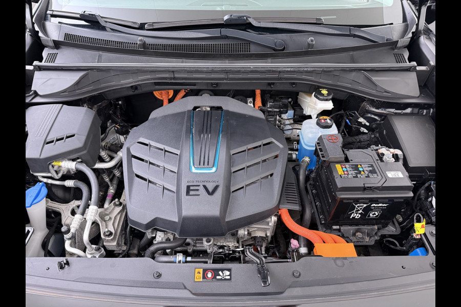 Kia e-Niro ExecutiveLine 64kWh 3-Fase SOH 100% Schuif-Kanteldak Leder Warmtepomp Elek.Stoel+Memory JBL®-Audio Pdc Navi Ecc Camera Apple Car Stoelverwarming+Koeling Stuurverwarming Lmv Privacy Glas DAB Vess Lane Assist Blind Spot 1E Eigenaar Dealeronderhouden Origineel Nederlandse Auto