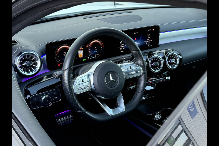 Mercedes-Benz A-Klasse 250 e Business Solution AMG Edition | Pano | Ambient Light | Camera | LED | 18 inch