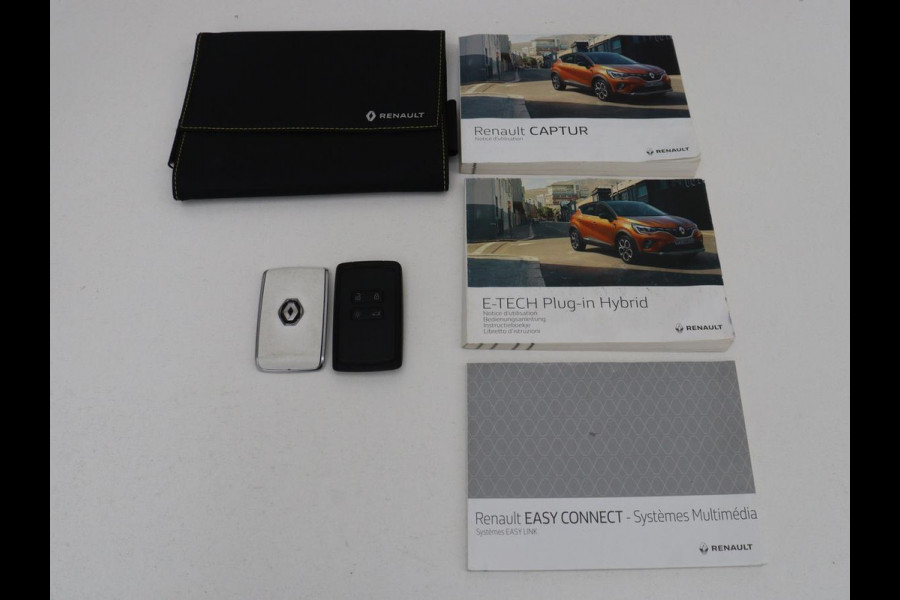 Renault Captur 1.6 E-Tech Plug-in Hybrid 160 Intens | Carplay | Half leder | Navigatie | Full LED | Parkeerhulp | Keyless | Climate control | Bluetooth | Cruise control | PHEV | Plug In