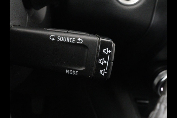 Renault Captur 1.6 E-Tech Plug-in Hybrid 160 Intens | Carplay | Half leder | Navigatie | Full LED | Parkeerhulp | Keyless | Climate control | Bluetooth | Cruise control | PHEV | Plug In