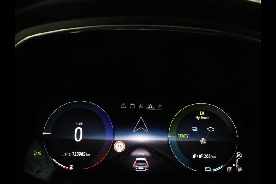 Renault Captur 1.6 E-Tech Plug-in Hybrid 160 Intens | Carplay | Half leder | Navigatie | Full LED | Parkeerhulp | Keyless | Climate control | Bluetooth | Cruise control | PHEV | Plug In