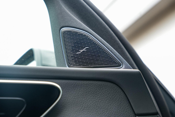 Mercedes-Benz C-Klasse 200 4MATIC AMG Line Burmester Panodak Ambient 360 Camera Dode Hoek Keyless