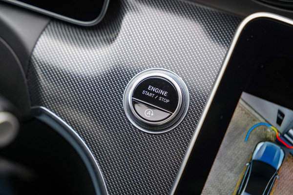 Mercedes-Benz C-Klasse 200 4MATIC AMG Line Burmester Panodak Ambient 360 Camera Dode Hoek Keyless