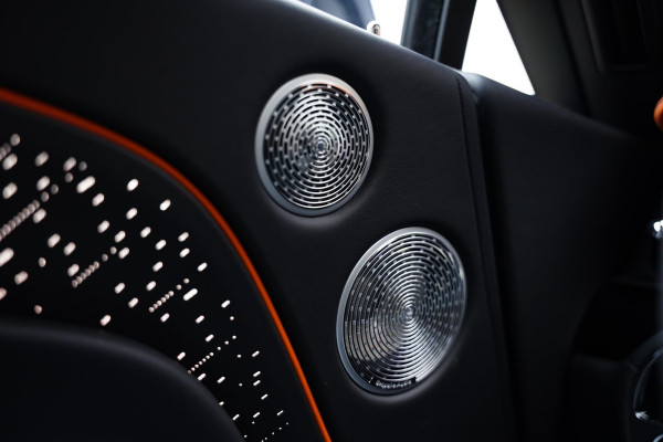 Rolls-Royce Spectre AWD Two Tone / Bespoke Audio / Pinstripe Mandarin / NL-Car
