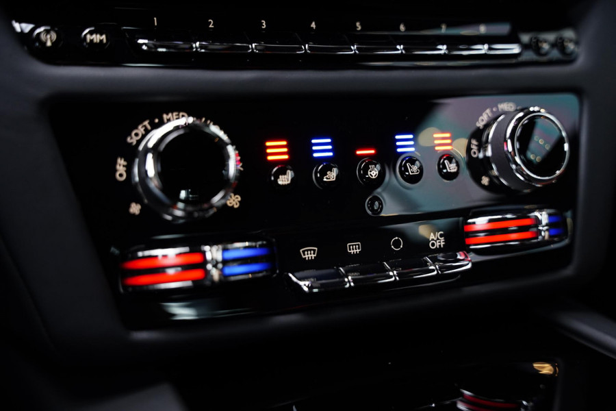 Rolls-Royce Spectre AWD Two Tone / Bespoke Audio / Pinstripe Mandarin / NL-Car