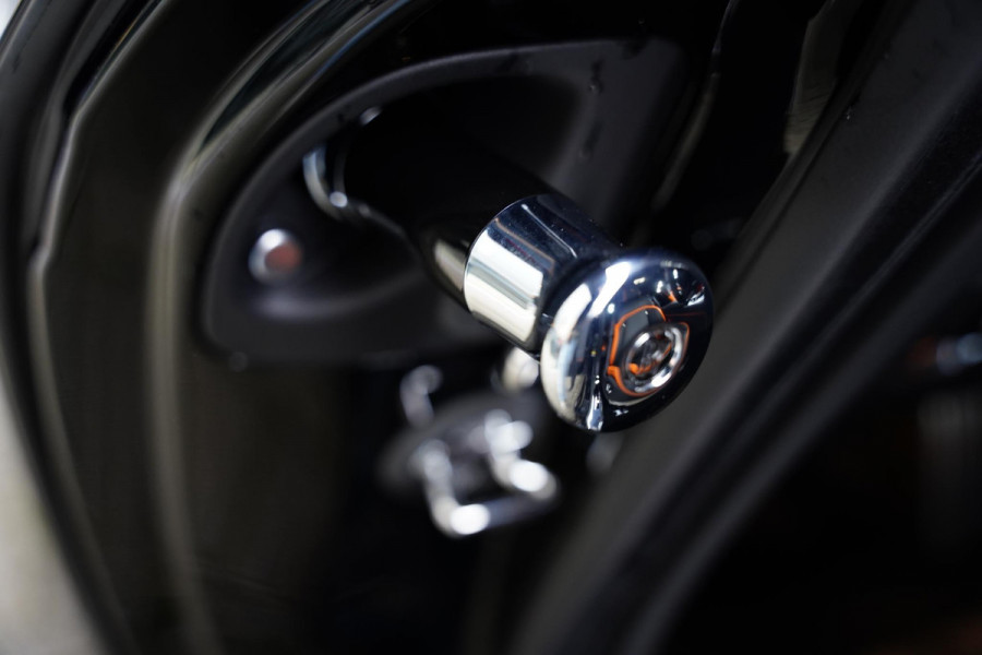 Rolls-Royce Spectre AWD Two Tone / Bespoke Audio / Pinstripe Mandarin / NL-Car