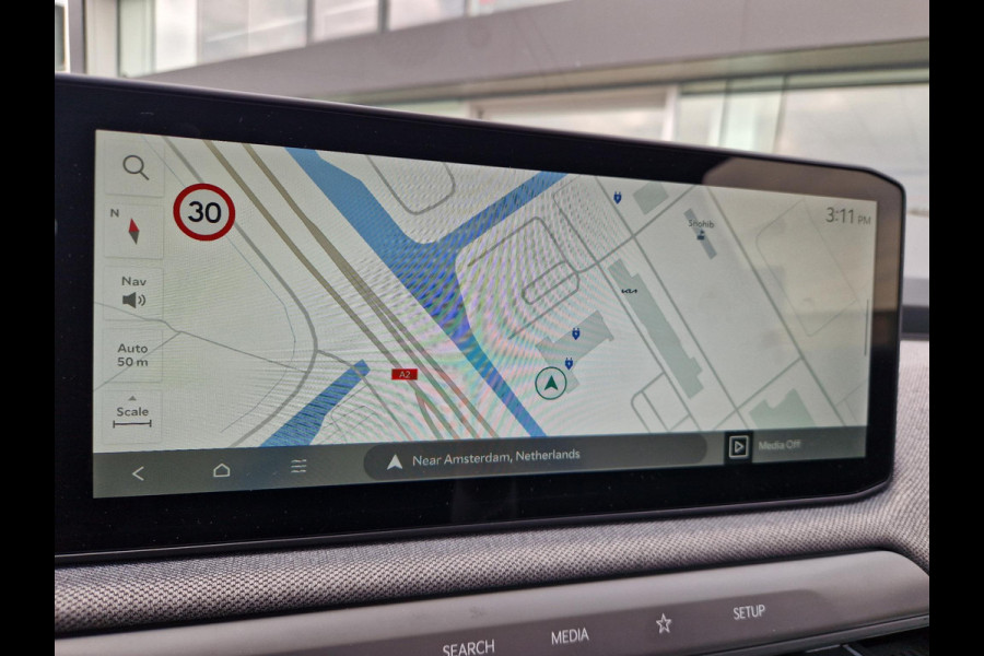 Kia EV3 Plus Advanced 81.4 kWh | Open Dak | Stoelverwarming | Harman / Kardon | Elektrische Achterklep |