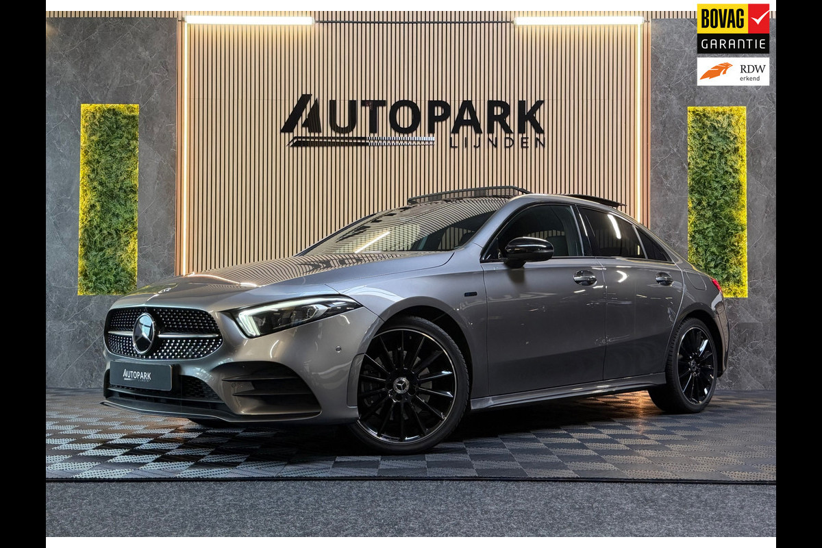 Mercedes-Benz A-Klasse 250e Premium Plus |AMG|PANO|BURMESTER|360CAM|MEMORY|KEYLESS|SFEERVERLICHT|DEALER ONDERHOUDEN|218PK|BOMVOL!|