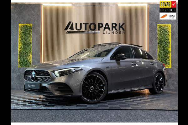 Mercedes-Benz A-Klasse 250e Premium Plus |AMG|PANO|BURMESTER|360CAM|MEMORY|KEYLESS|SFEERVERLICHT|DEALER ONDERHOUDEN|218PK|BOMVOL!|