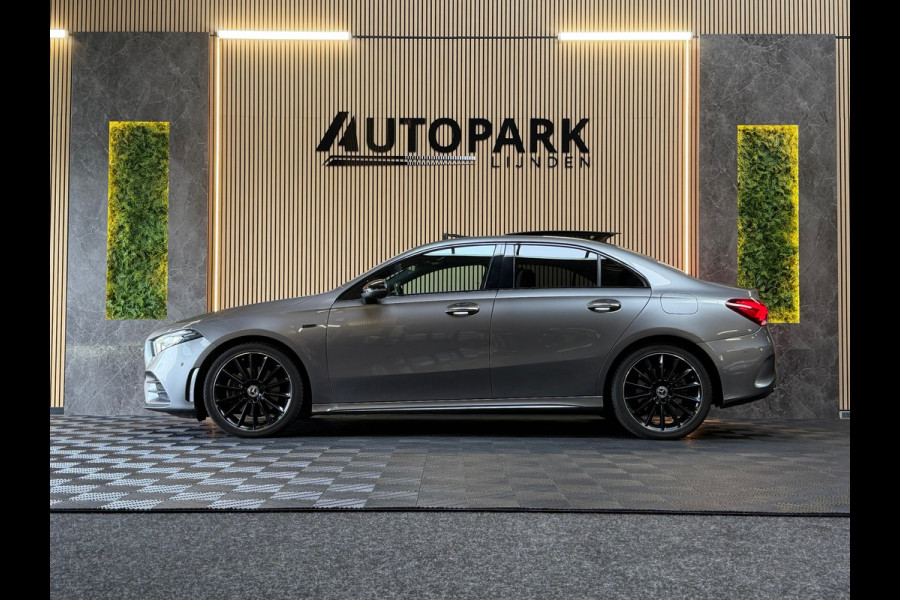 Mercedes-Benz A-Klasse 250e Premium Plus |AMG|PANO|BURMESTER|360CAM|MEMORY|KEYLESS|SFEERVERLICHT|DEALER ONDERHOUDEN|218PK|BOMVOL!|