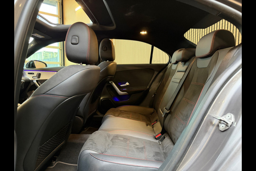 Mercedes-Benz A-Klasse 250e Premium Plus |AMG|PANO|BURMESTER|360CAM|MEMORY|KEYLESS|SFEERVERLICHT|DEALER ONDERHOUDEN|218PK|BOMVOL!|