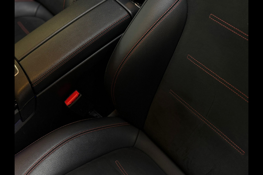 Mercedes-Benz A-Klasse 250e Premium Plus |AMG|PANO|BURMESTER|360CAM|MEMORY|KEYLESS|SFEERVERLICHT|DEALER ONDERHOUDEN|218PK|BOMVOL!|