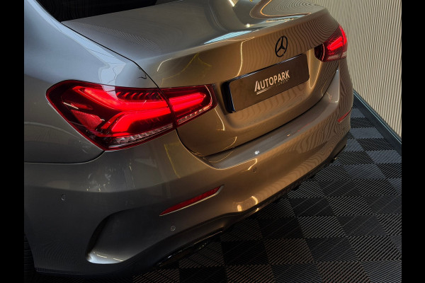 Mercedes-Benz A-Klasse 250e Premium Plus |AMG|PANO|BURMESTER|360CAM|MEMORY|KEYLESS|SFEERVERLICHT|DEALER ONDERHOUDEN|218PK|BOMVOL!|