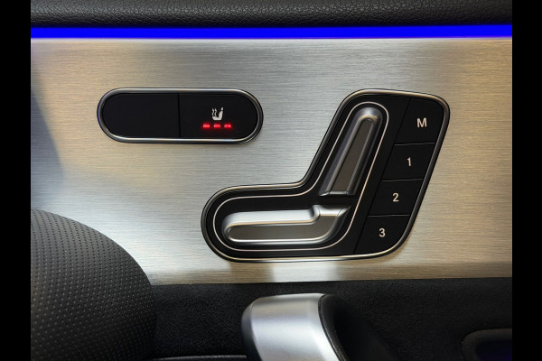 Mercedes-Benz A-Klasse 250e Premium Plus |AMG|PANO|BURMESTER|360CAM|MEMORY|KEYLESS|SFEERVERLICHT|DEALER ONDERHOUDEN|218PK|BOMVOL!|