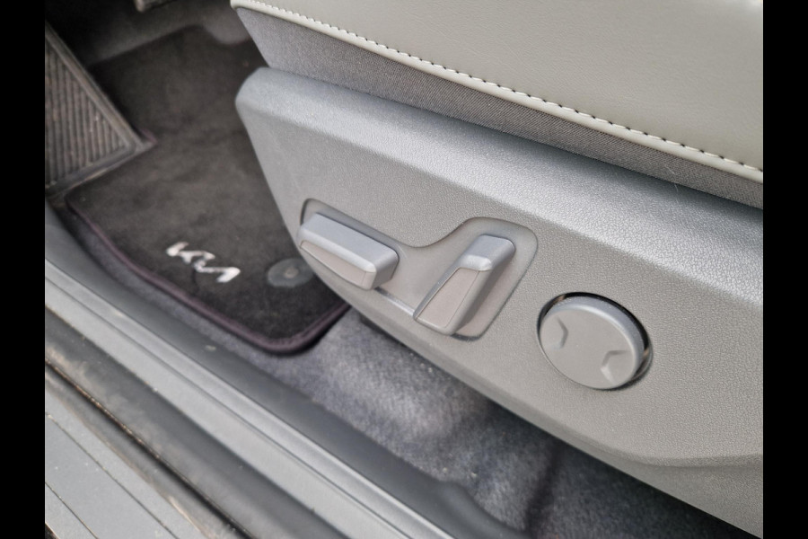 Kia EV3 Plus Advanced 81.4 kWh | Open Dak | Stoelverwarming | Harman / Kardon | Elektrische Achterklep |