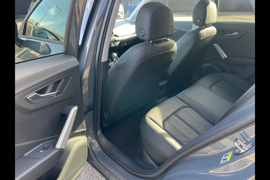 Audi Q2 35 TFSI S Edition Pano Leder 1ste Eig Boekjes sleutels helemaal compleet