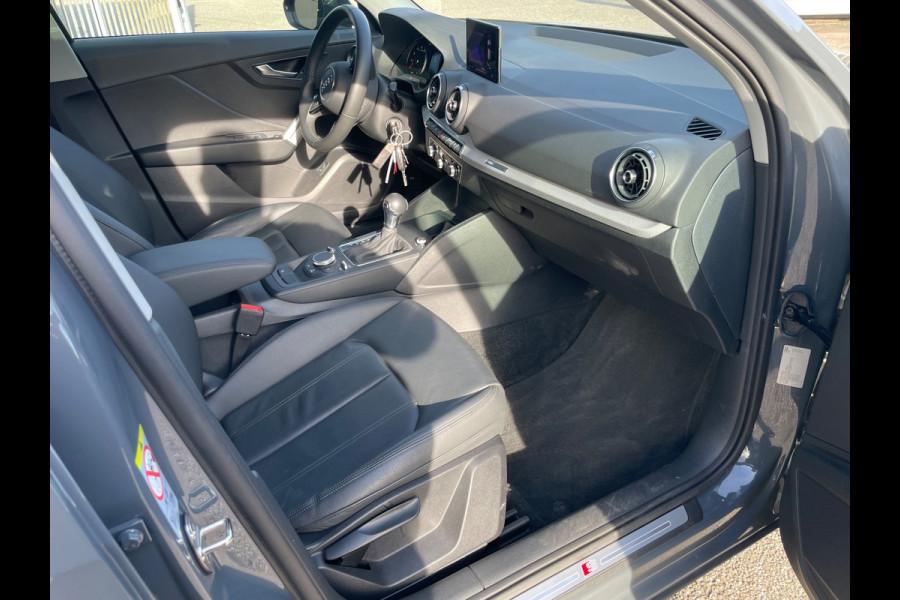 Audi Q2 35 TFSI S Edition Pano Leder 1ste Eig Boekjes sleutels helemaal compleet