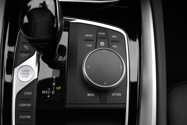 BMW Z4 Roadster sDrive20i High Executive Ed. M Sport / 24.413 km! / NL Auto / Camera / Leder / 19'' / Sfeerverlichting / Stuur+Stoelverwarming / Windscherm / Cruise Control