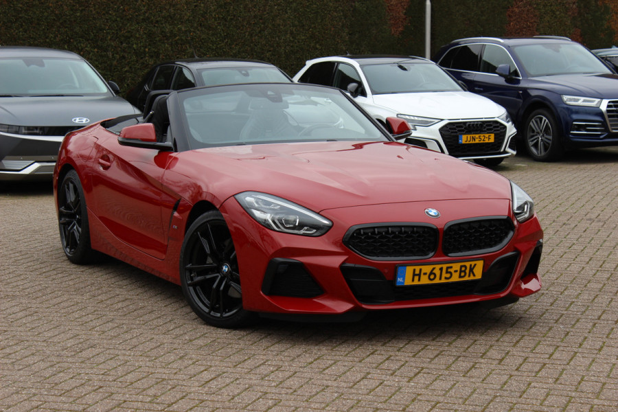 BMW Z4 Roadster sDrive20i High Executive Ed. M Sport / 24.413 km! / NL Auto / Camera / Leder / 19'' / Sfeerverlichting / Stuur+Stoelverwarming / Windscherm / Cruise Control