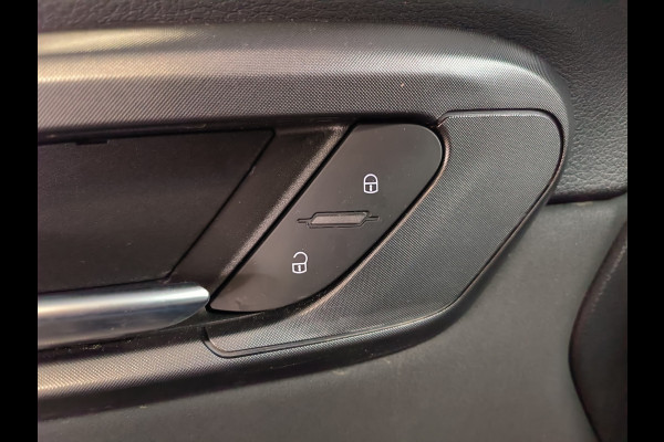 Alfa Romeo Tonale 1.3T PHEV Ti AUTOMAAT uit 2023 Rijklaar + 12 maanden Bovag-garantie  Henk Jongen Auto's in Helmond,  al 50 jaar service zoals 't hoort!