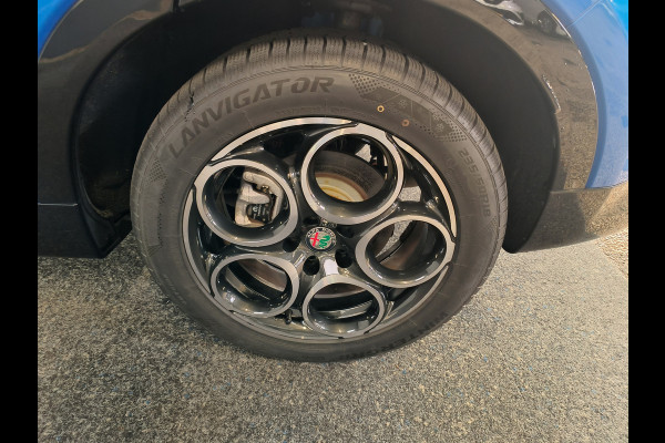 Alfa Romeo Tonale 1.3T PHEV Ti AUTOMAAT uit 2023 Rijklaar + 12 maanden Bovag-garantie  Henk Jongen Auto's in Helmond,  al 50 jaar service zoals 't hoort!