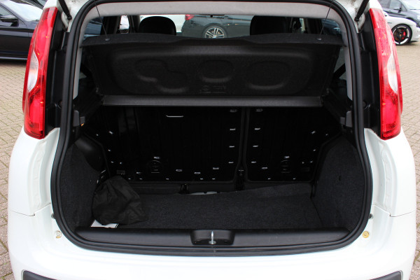 Fiat Panda 0.9 TwinAir Lounge / Trekhaak / Parkeerhulp achter / Bluetooth / Cruise Control / Airco