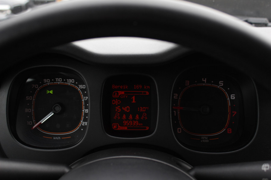 Fiat Panda 0.9 TwinAir Lounge / Trekhaak / Parkeerhulp achter / Bluetooth / Cruise Control / Airco