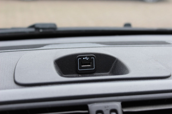 Fiat Panda 0.9 TwinAir Lounge / Trekhaak / Parkeerhulp achter / Bluetooth / Cruise Control / Airco