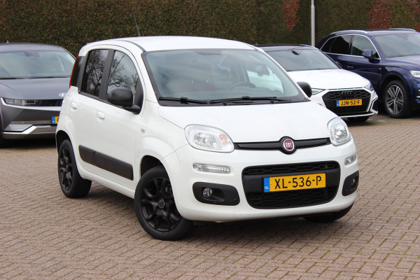 Fiat Panda 0.9 TwinAir Lounge / Trekhaak / Parkeerhulp achter / Bluetooth / Cruise Control / Airco