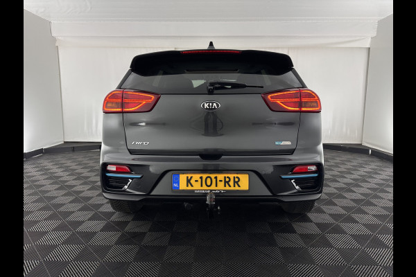 Kia e-Niro ExecutiveLine 64 kWh [ 3-Fase ] Aut. *PANO | LUXURY-LEATHER | JBL-AUDIO | FULL-LED | NAVI-FULLMAP | DAB | ADAPTIVE-CRUISE | CAMERA | MEMORY-PACK | LANE-ASSIST | CCS-FASTLOADER | KEYLESS | DIGI-COCKPIT | TOWBAR | 17"ALU*
